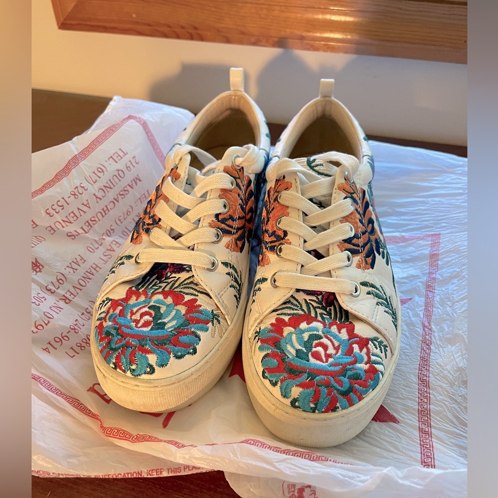 JS Slides White Embroidered Sneakers US6